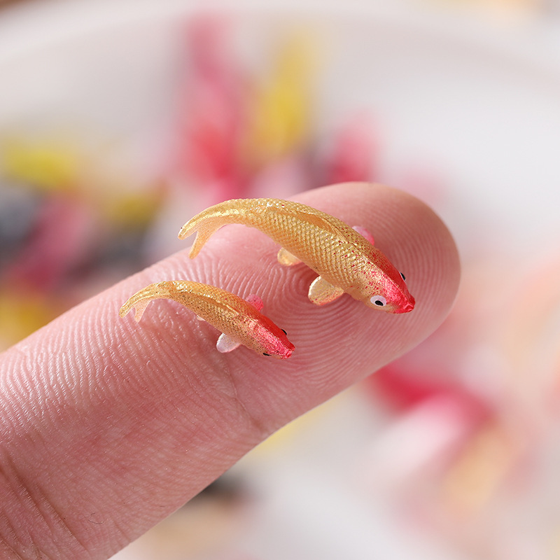 3D Mini Fish Resin Decorations for Epoxy Resin Art & DIY Micro Landscape Crafts  产品描述：