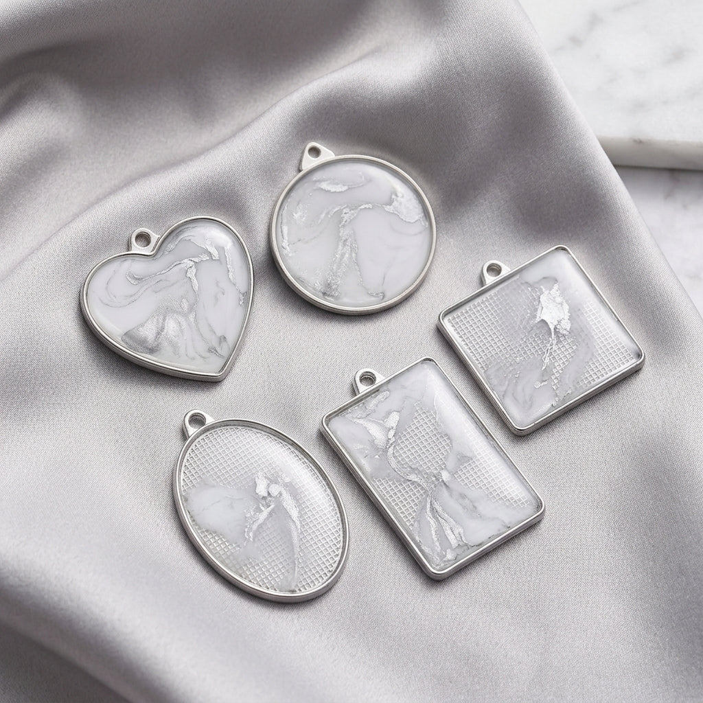 Factory Wholesale Resin Jewelry Frames | Metal Bezels for DIY Pendant Making JS087